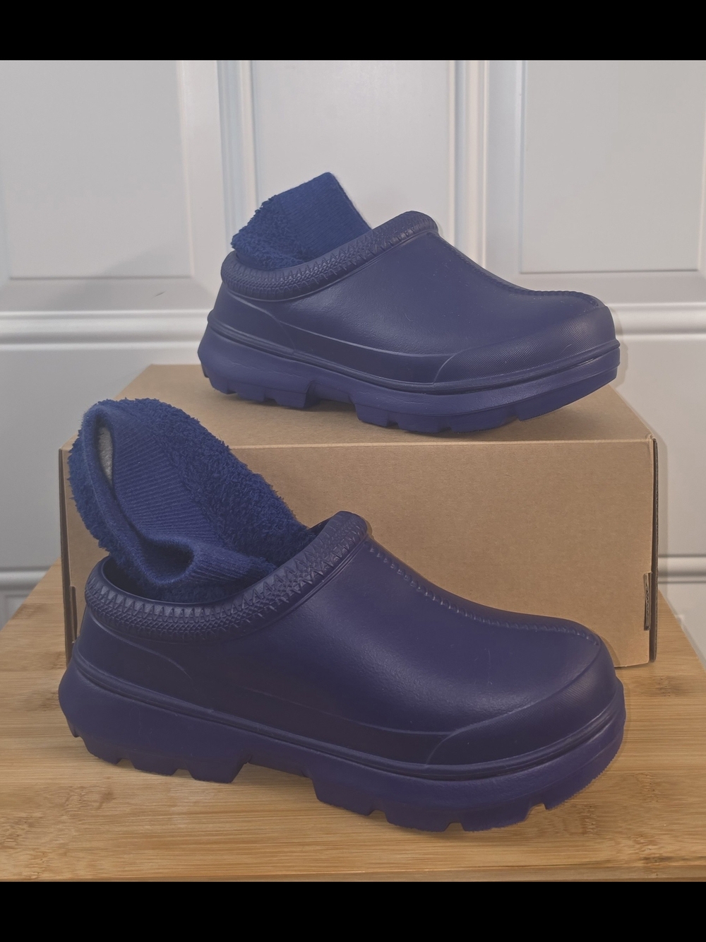 UGG Womens Navy Blue Taz Slip-On Clog with Fleece Collar